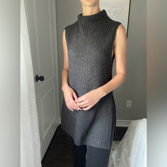 Sleeveless Knit Mockneck - Picture 1 of 3